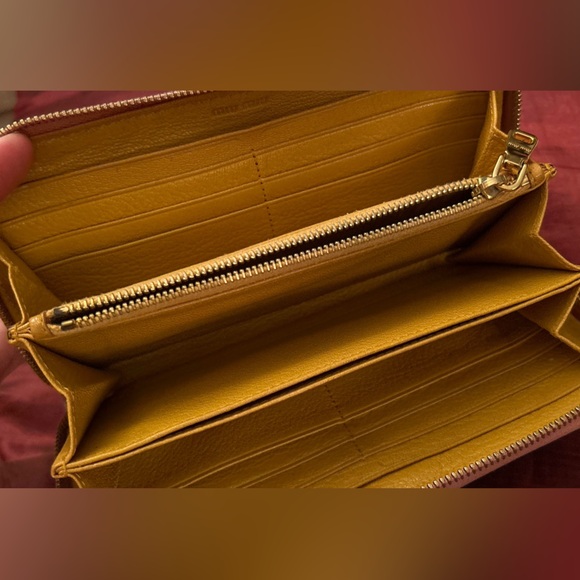 GUC lowstart MIU MIU Pink WALLET - Picture 4 of 8